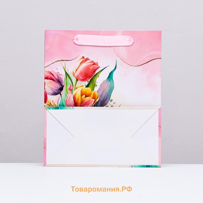 Пакет ламинированный вертикальный «Весенние тюльпаны», 23×27×11.5 см